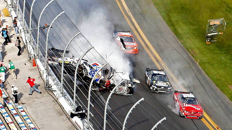 Acidente aconteceu na última volta da corrida, em Daytona Beach