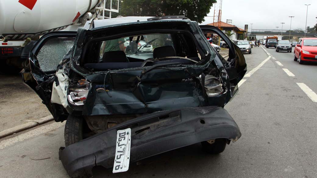 Perseguição policial termina em grave acidente na Raposo Tavares, em São Paulo
