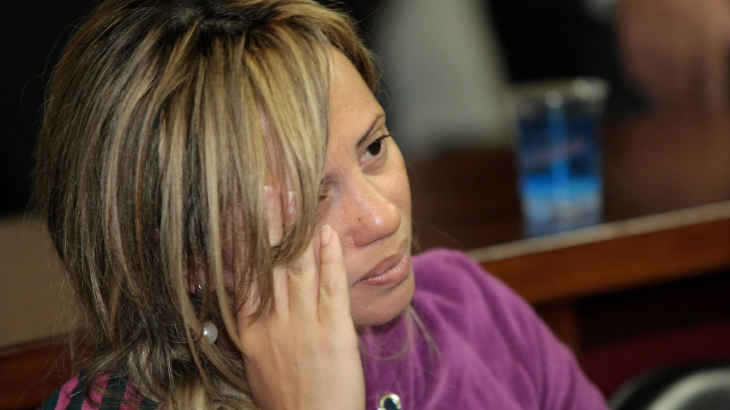 Adriana Almeida, a viúva da Mega-Sena, é considerada inocente pelo assassinato de Renné Senna - 03/12/2011