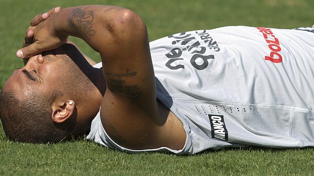 Adriano ficou fora da Libertadores 2012