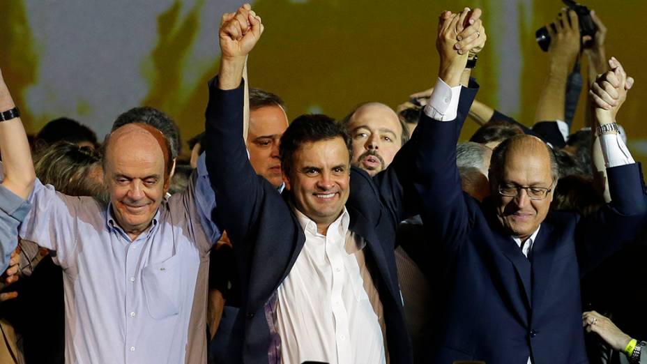 José Serra e Geraldo Alckmin prestam apoio à Aécio Neves na convenção do PSDB