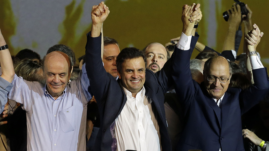José Serra e Geraldo Alckmin prestam apoio à Aécio Neves na convenção do PSDB