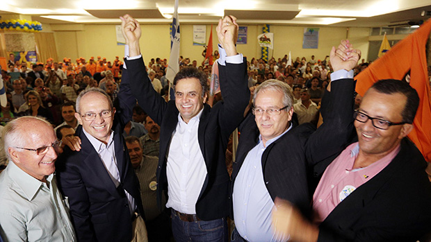 Aécio durante campanha no Espírito Santo