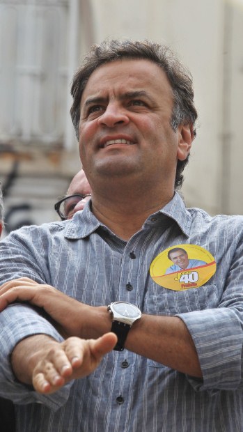 O senador Aécio Neves (PSDB-MG) em campanha em Campinas