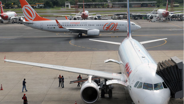 Aviões no aeroporto de Brasília: atrasos continuam em todo o país