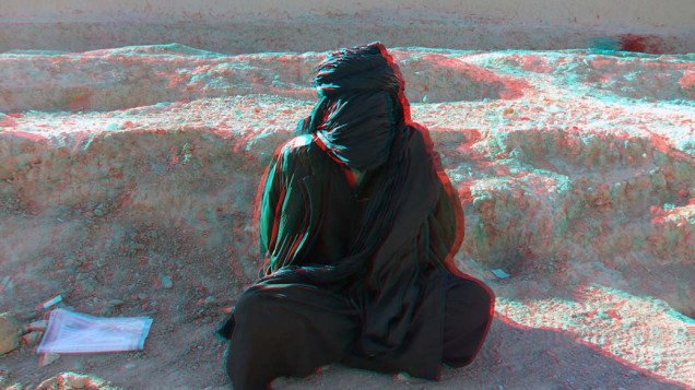 Em imagem 3D, prisioneiro afegão durante operação dos fuzileiros navais americanos na cidade de Musa Qala, Afeganistão