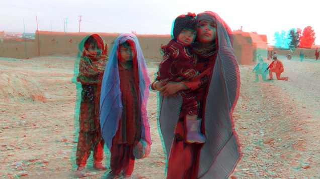 Em imagem 3D, afegãos na cidade de Musa Qala, Afeganistão