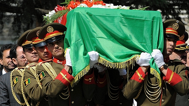 Ex-presidente do Afeganistão é enterrado hoje em Cabul | VEJA