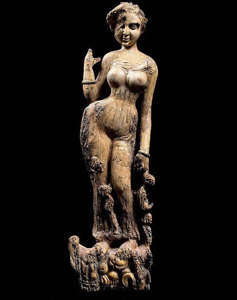 Estatueta feminina em marfim feita no século I. Peças do Museu Nacional do Afeganistão Estatueta feminina em marfim feita no século I. Peças do Museu Nacional do Afeganistão