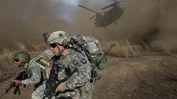 Gates garantiu que os 130.000 soldados estrangeiros mobilizados no Afeganistão estão 'conquistando progressos militares importantes'