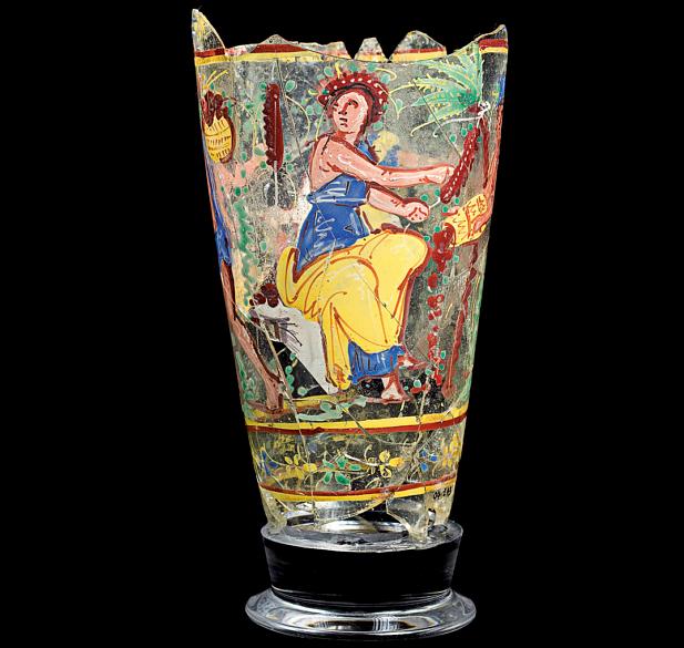 Vaso de vidro pintado, com cenas referentes à colheita