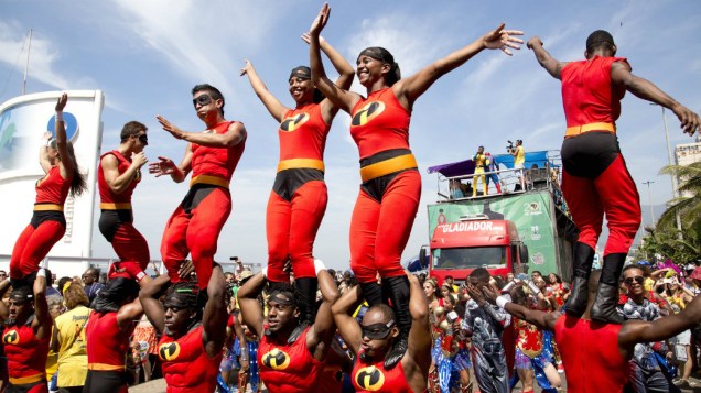 Desfile do bloco do Afroreggae em Ipanema