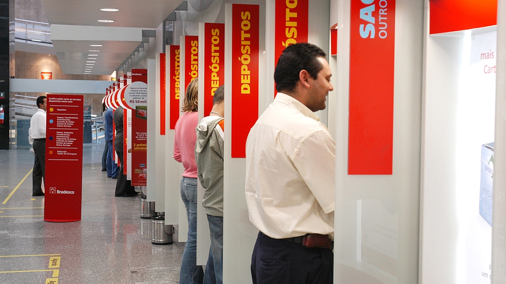 46,4% de todo o dinheiro do 13º na economia será usado para pagar dívida, diz Data Popular