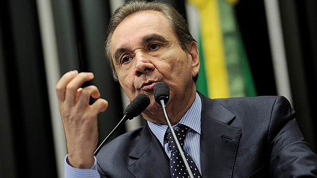 Acusação é absurda, inverídica e descabida, diz Agripino