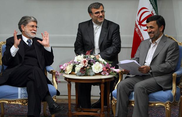 O chanceler Celso Amorim em encontro com o presidente iraniano, Mahmoud Ahmadinejad