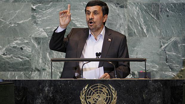 "Os EUA são o grande responsável pela recessão econômica global", disse Ahmadinejad em seu discurso