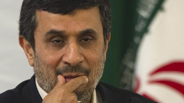 Ahmadinejad enfrenta disputa de poder com o líder supremo Ali Khamenei