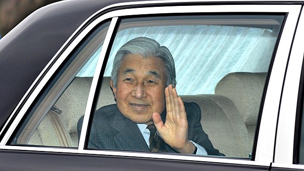 Imperador Akihito deixa hospital de Tóquio