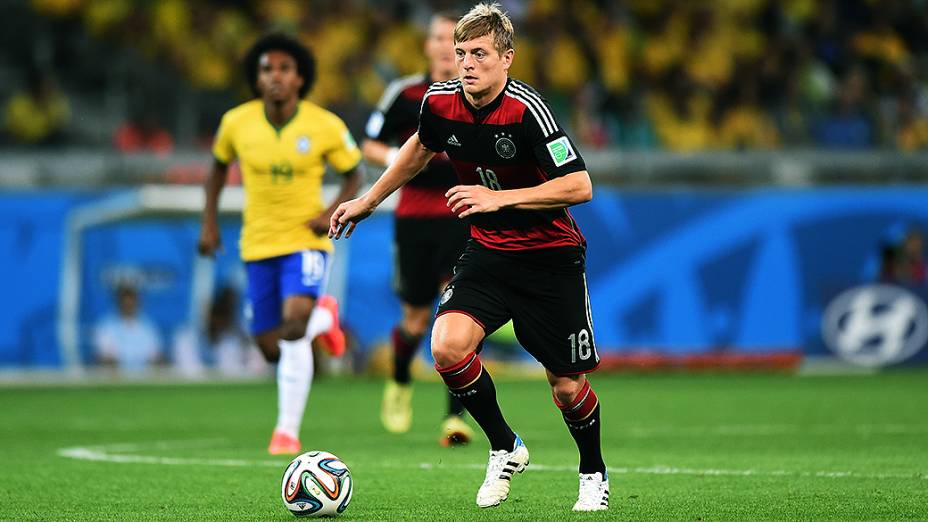 O jogador da seleção alemã Toni Kroos , o autor de dois gols e eleito o melhor jogador em campo na goleada histórica sobre o Brasil, na semifinal da Copa do Mundo, no Mineirão