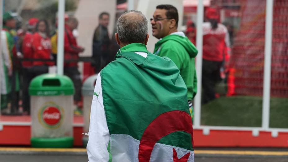 Torcedores da Argélia chegam no Beira-Rio para o jogo contra a Alemanha, em Porto Alegre