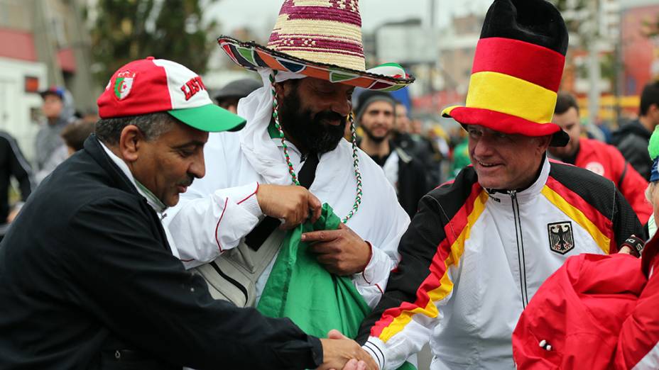 Torcedores de Alemanha e Argélia chegam no Beira-Rio, em Porto Alegre