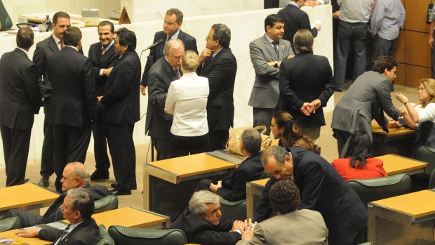 Deputados da Alesp se reúnem em Plenário para última votação do ano