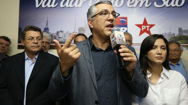 O ex-ministro da saúde, Alexandre Padilha, candidato ao governo de São Paulo pelo PT, recebe o apoio do Partido da República (PR), em evento na sede do PR, na zona sul da capital paulista