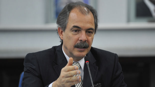 O ministro da Ciência e Tecnologia, Aloizio Mercadante: acusado de ter patrocinado o Dossiê dos Aloprados