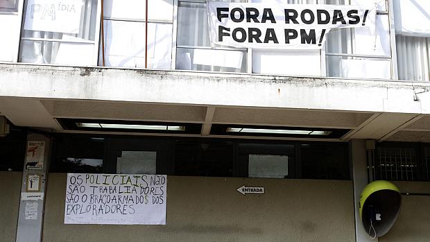 Estudantes da USP ocupam prédio da FFLCH após conflito com policiais