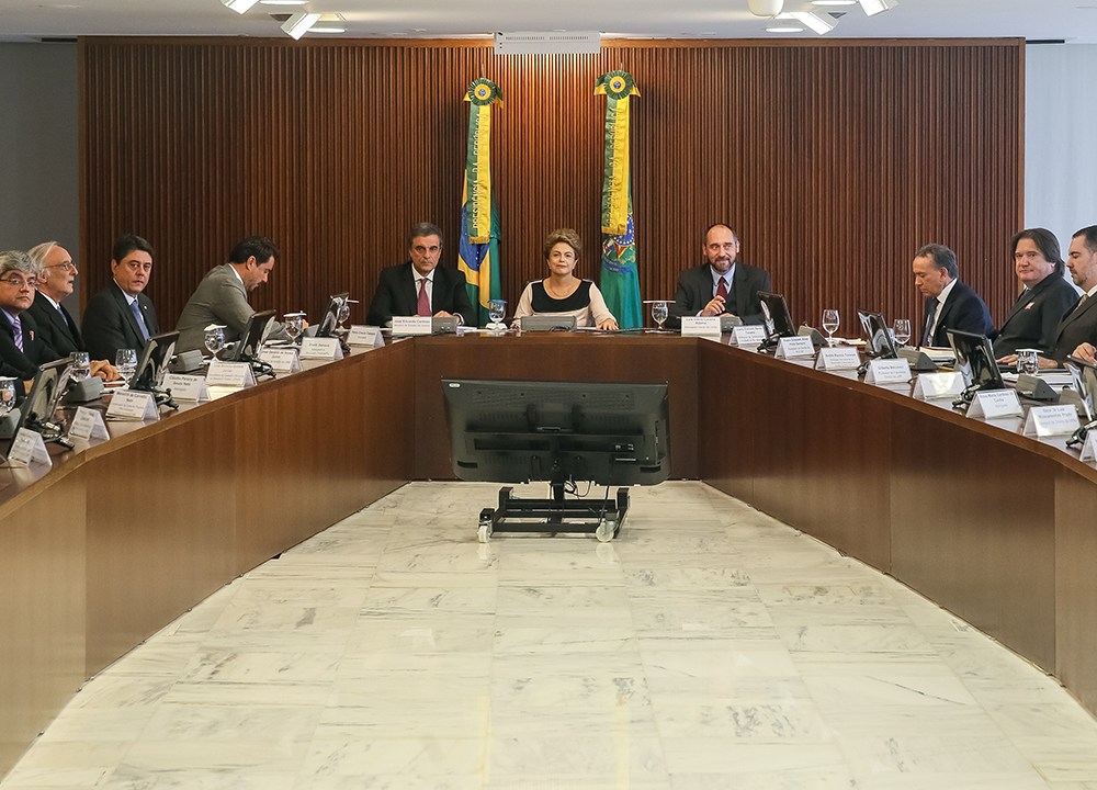 Presidente Dilma Rousseff durante reunião com juristas no Palácio do Planalto, em Brasília