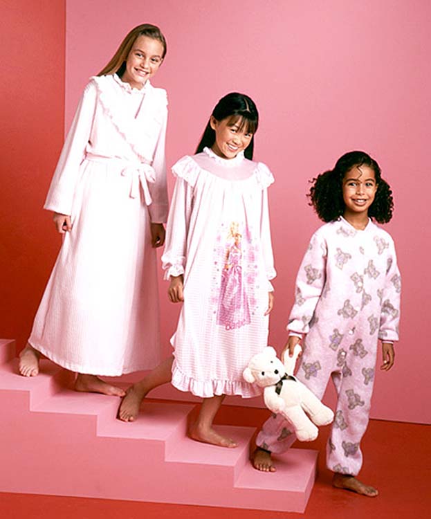 Leighton Meester (a primeira da esquerda para a direita) em comercial para Ralph Lauren Kids