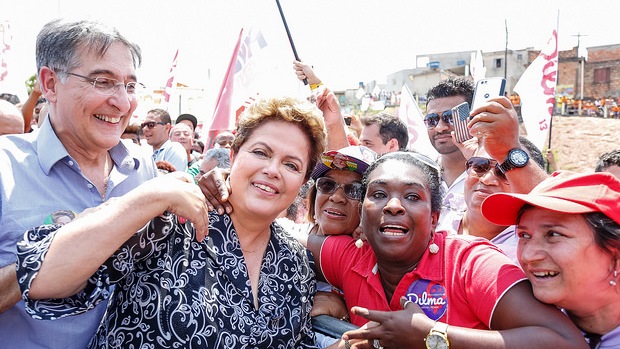 A presidente Dilma Rousseff em campanha com Fernando Pimentel em Belo Horizonte (MG) - 29/09/2014