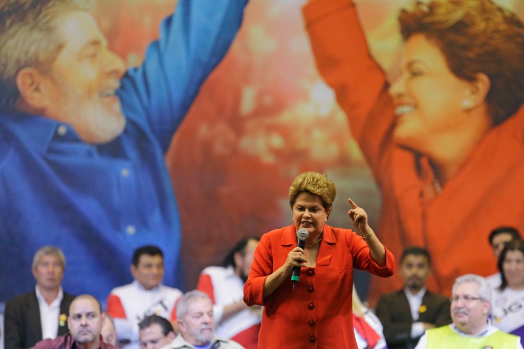 Dilma discursa para militantes e sindicalistas na Zone Norte de São Paulo