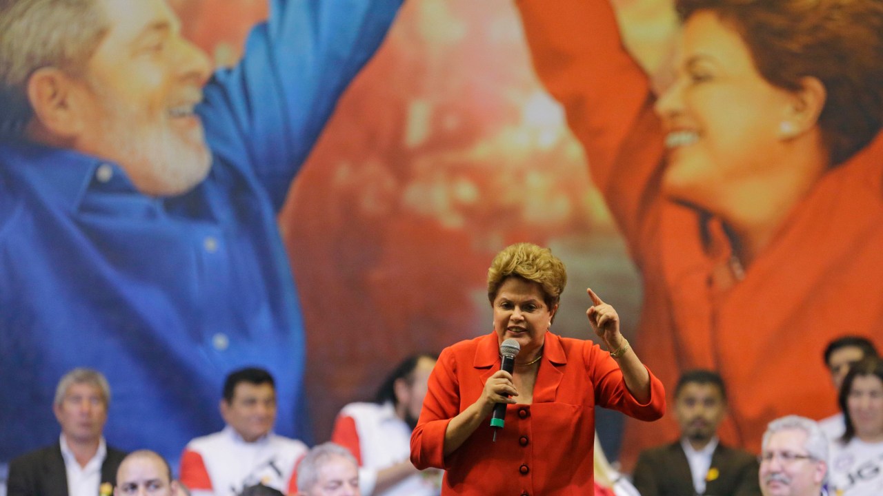 Dilma discursa para militantes e sindicalistas na Zone Norte de São Paulo