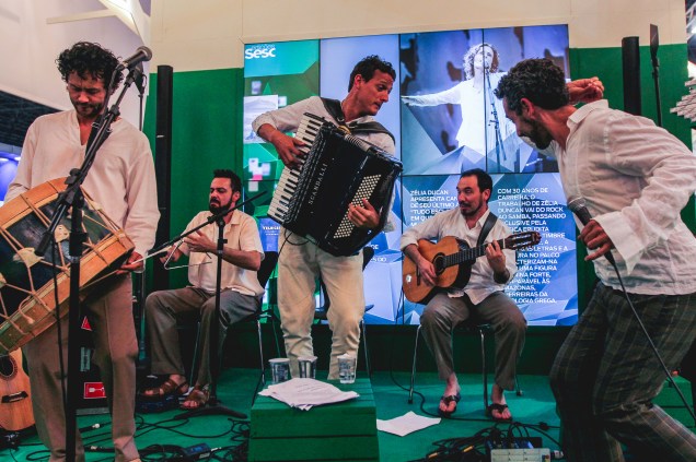 Grupo Musical Cia do Tijolo homenageia o poeta cearense Patativa do Assaré