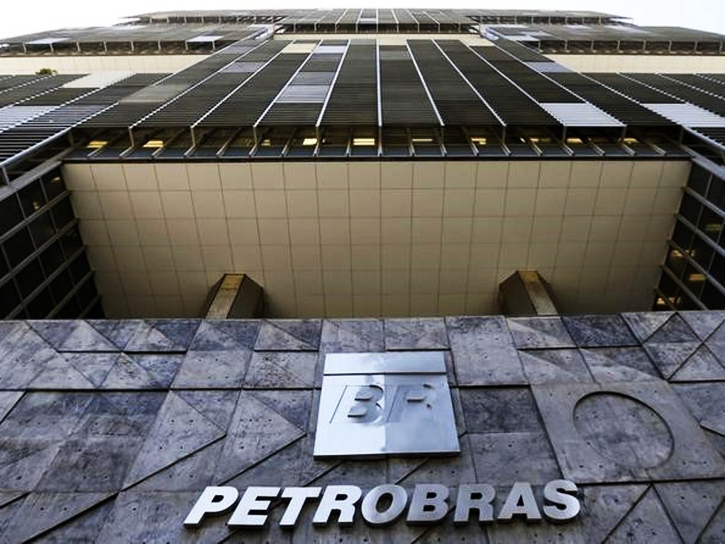 Sede da Petrobras, no centro do Rio de Janeiro. A Operação Lava Jato descobriu o escândalo de corrupção entre funcionários da estatal, políticos e grandes empreiteiras.