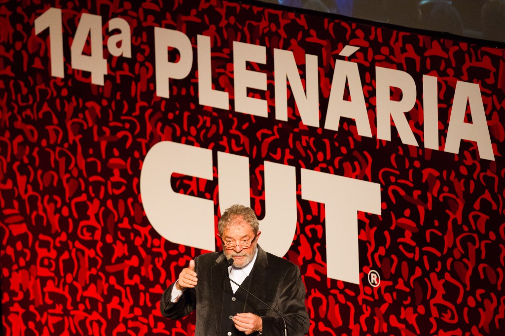 Ex-presidente Lula discursa na 14ª plenária nacional da CUT
