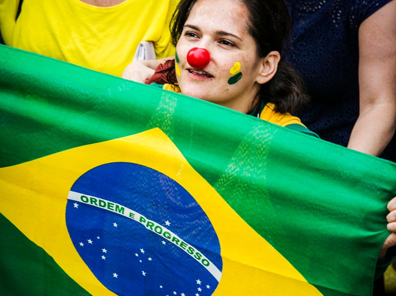 Milhares de pessoas participam da manifestação realizada na Avenida Paulista, em São Paulo, contra o Governo Dilma Rousseff, neste domingo (13), pedindo o impeachment da presidente petista e o fim da corrupção