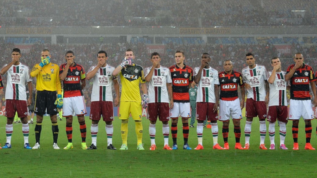 Jogadores do Flamengo e Fluminense: protesto coletivo no clássico no Maracanã