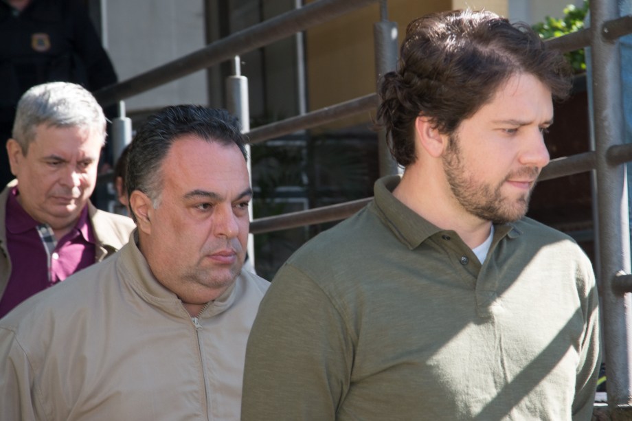 Ex-deputados André Vargas e Luiz Argôlo fazem exame de corpo de delito no Instituto Médico Legal (IML) em Curitiba, PR, neste sábado