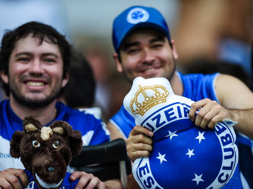 Torcedores do Cruzeiro durante clássico contra o Atlético-MG, no Mineirão, pelo Brasileirão - 21/9/2014