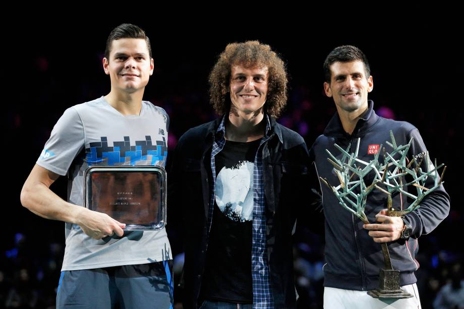Zagueiro brasileiro David Luiz participou da premiação com Djokovic e Raonic