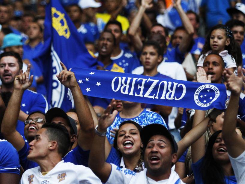 Torcedores do Cruzeiro durante jogo contra o Criciúma pelo Brasileirão - 9/11/2014