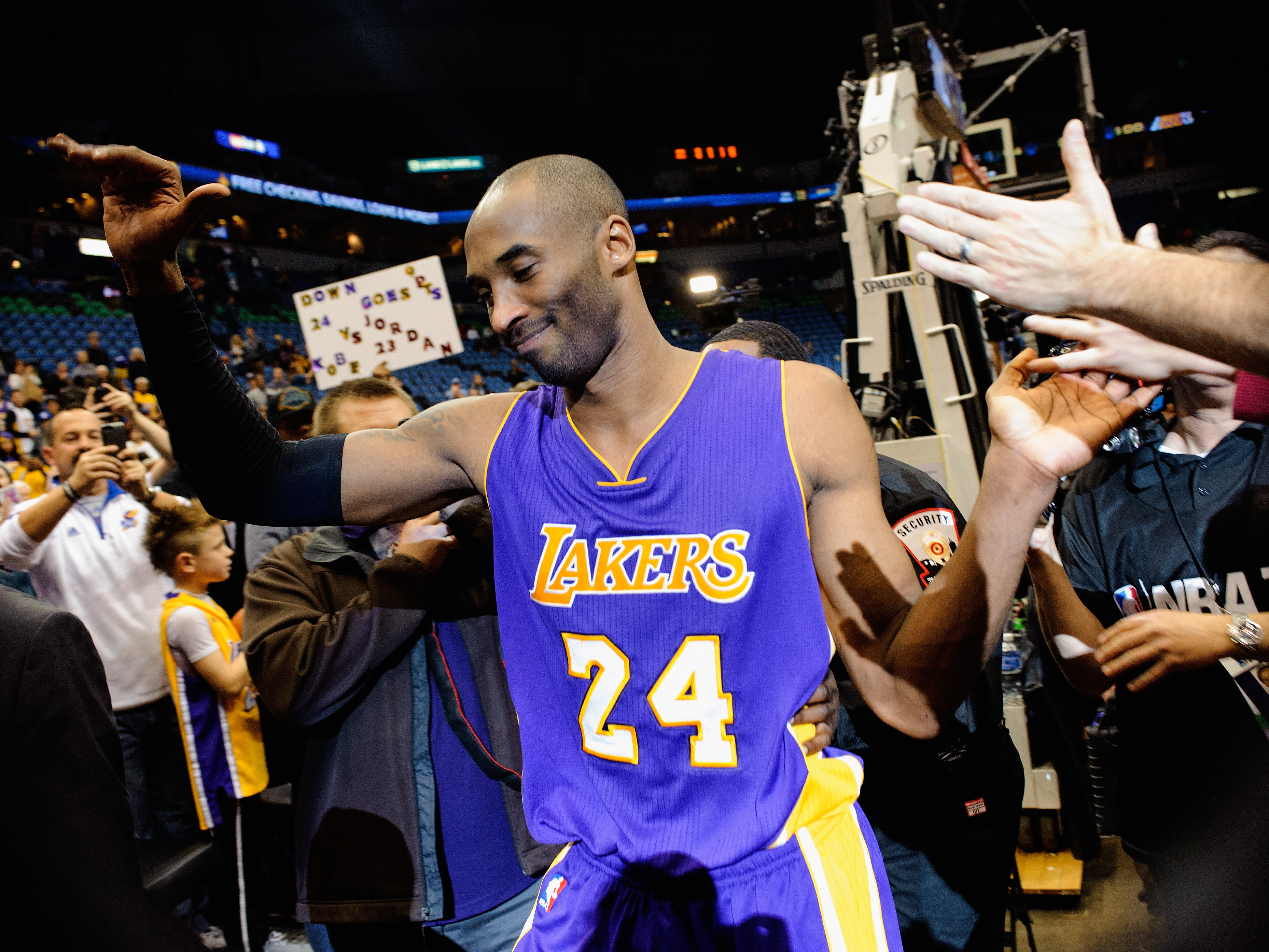 Kobe Bryant atingiu marca histórica em vitória sobre o Timberwolves, em Minessota