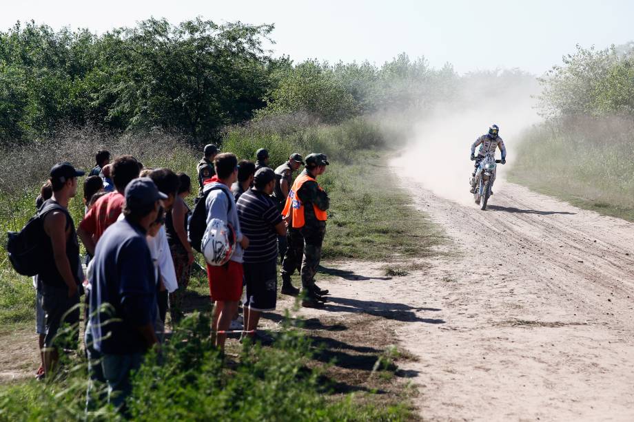 Primeira etapa do Rali Dacar teve provas de moto, carros, caminhões e quadriciclos