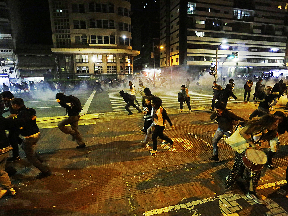 Tumulto entre manifestantes e policiais militares no 5ª ato convocado pelo MPL em São Paulo, no dia 21 de janeiro