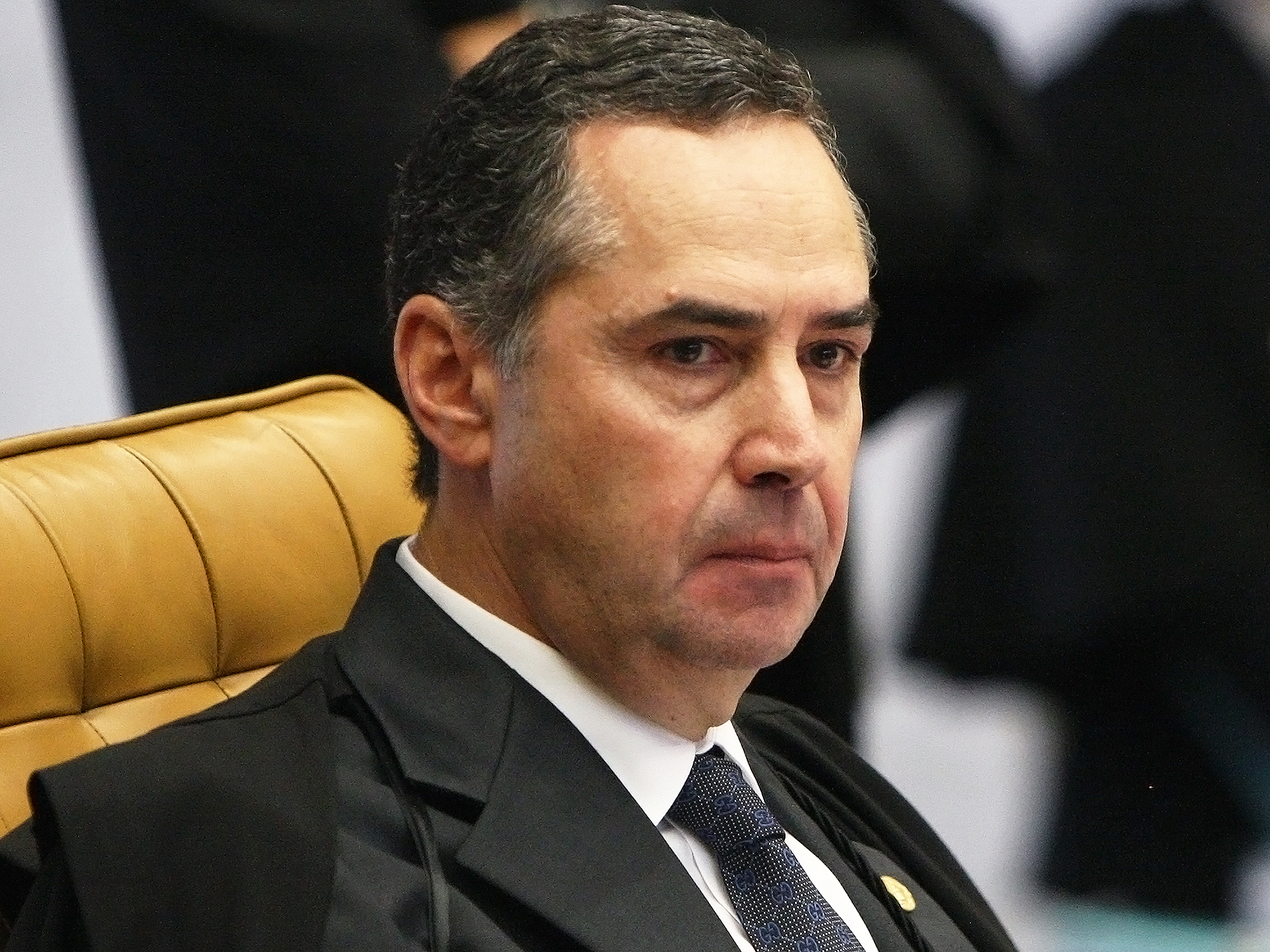 Luís Roberto Barroso na sessão plenária do STF (Supremo Tribunal Federal), sob a presidência do ministro Ricardo Lewandowski, onde é julgado o rito do impeachment da presidente Dilma a ser conduzido pela Câmara dos Deputados