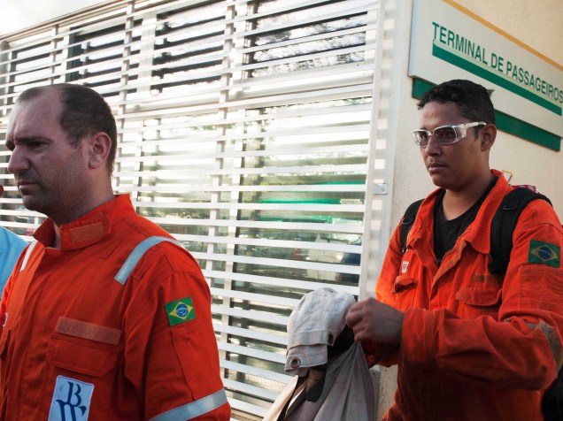 Movimentação para a chegada de feridos da explosão navio plataforma da Petrobras no Aeroporto de Vitória (ES) - 11/02/2015