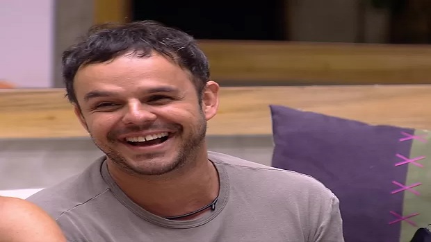 Adrilles venceu prova no 'BBB15' e ganhou 10 mil reais