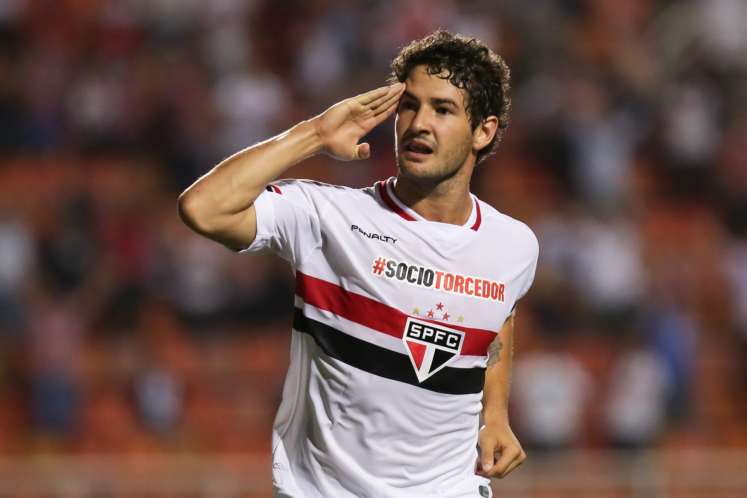 Alexandre Pato marcou três gols na mesma partida pela primeira vez na carreira diante do Capivariano
